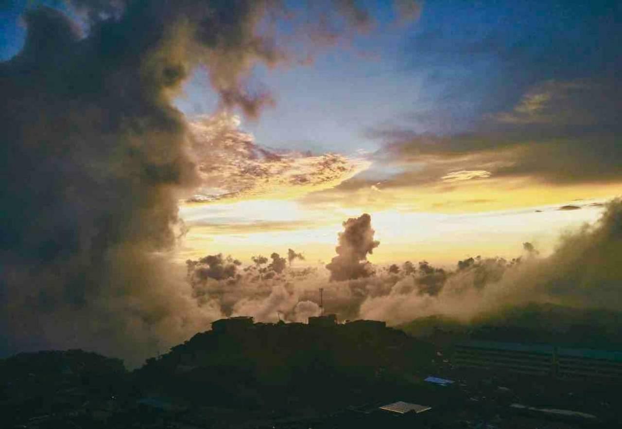 Vacation House In Baguio With Amazing Sunset Views Baguio City Exterior foto